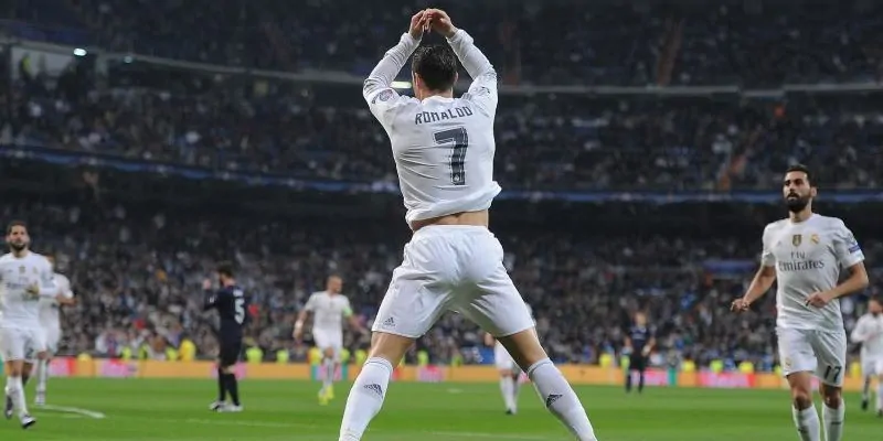 Cristiano Ronaldo - Từ Madeira Đến Huyền Thoại Thế Giới 2025 2 Đỉnh cao cùng real madrid